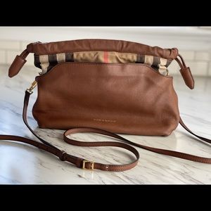 Burberry crossbody excellent used condition